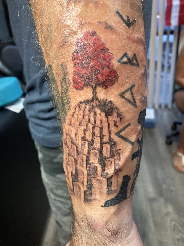 RED LEVEL TATTOO Updated August 2024 38 Photos 602 S Ferdon Blvd