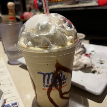 Mel's Drive-In - We Ordered A Shake To Go! - American Near Me - West Hollywood, California Mel's Drive-In - We Ordered A Shake To Go! - American Near Me - West Hollywood, California