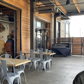 Rincon Brewery - Outdoor patio with DJ - Breweries Near Me - Ventura, California