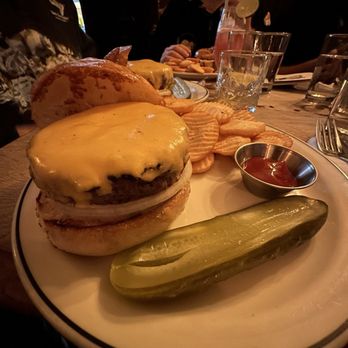 Red Hook Tavern - Dry Aged Cheeseburger - American Near Me - Brooklyn, New York Red Hook Tavern - Dry Aged Cheeseburger - American Near Me - Brooklyn, New York