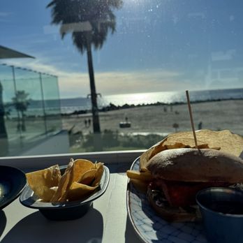 Hotel del Coronado, Curio Collection by Hilton - Wahoo fish burger - Coronado, CA