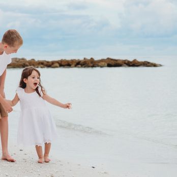 S Luray Photography - Siblings at a sunset beach session - Session Photography Near Me S Luray Photography - Siblings at a sunset beach session - Session Photography Near Me