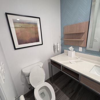 Hilton Garden Inn Walnut Creek - Bathroom from first room - Hotels Near Me - Walnut Creek, California Hilton Garden Inn Walnut Creek - Bathroom from first room - Hotels Near Me - Walnut Creek, California