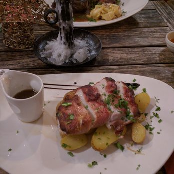 Living Room - Saltimbocca pork cutlet - Mediterranean Near Me - Aachen, NW Living Room - Saltimbocca pork cutlet - Mediterranean Near Me - Aachen, NW