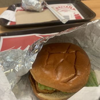 Wendy's - Fast Food Near Me - Englishtown, New Jersey