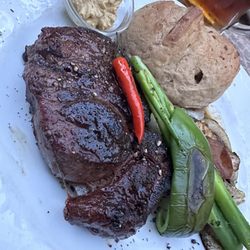 Gaststätte Zum alten Rentamt - Rumpsteak( perfekt auf den Punkt gegrillt ) mit Roggi