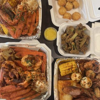 Garners Ferry Seafood & More - Snow Crab, Shrimp, Broccoli, & Popcorn Scallops - Seafood Near Me - Columbia, South Carolina Garners Ferry Seafood & More - Snow Crab, Shrimp, Broccoli, & Popcorn Scallops - Seafood Near Me - Columbia, South Carolina