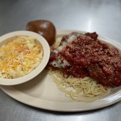 Shelby-Q & Grill - Weekly special: chicken Parmesan