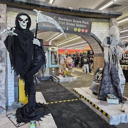 Spirit Halloween - Welcome