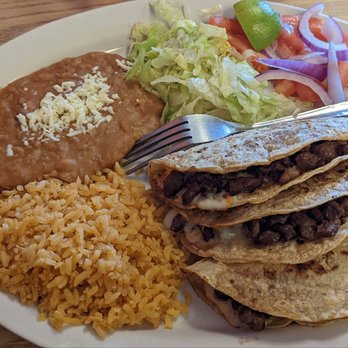 Los Alteños - Quesadillas con carne - Mexican Near Me - Hammond, Indiana