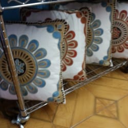 El objeto de mi afecto - Cojines bordados en manta