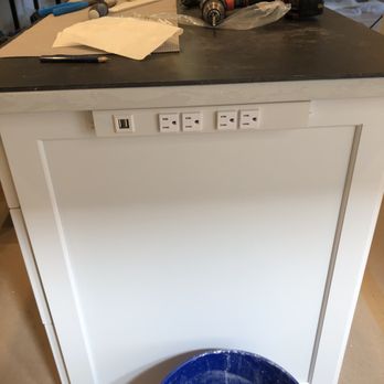 Opal Electric Services - Outlet strip on kitchen island - Electricians Near Me - Gettysburg, Pennsylvania