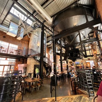 Goodfellas Pizzeria - Interior - Pizza Near Me - Lexington, Kentucky