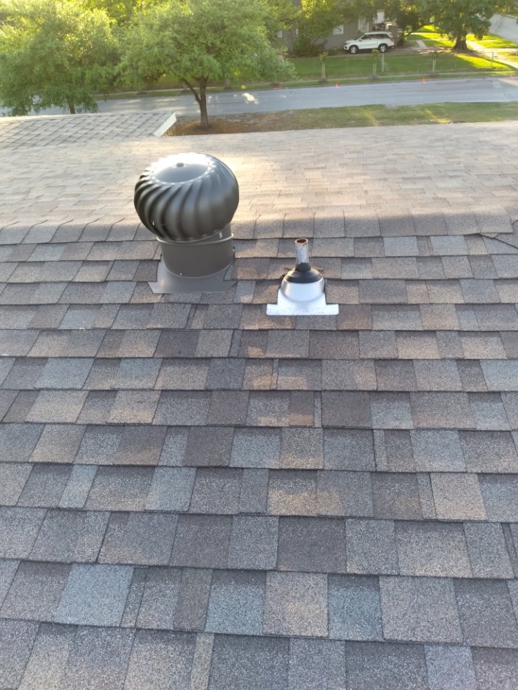 Slide of Jorge O&G Roofing and Construction