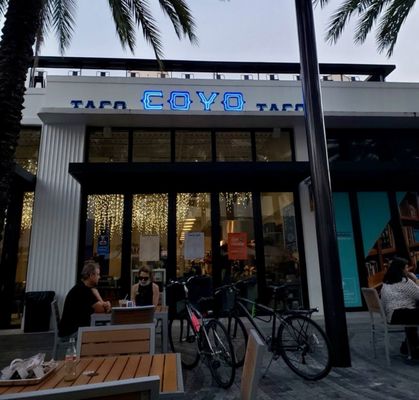 Coyo Taco by null