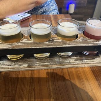 Mr Brews Taphouse - Brewery of the day flight. - Burgers Near Me - Murfreesboro, Tennessee