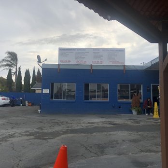 Richmond Hand Car Wash - Parking area and bay for the cars - Car Wash Near Me - Richmond, California
