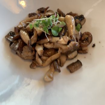 Star Noodle - Pan Roasted Mushrooms - Asian Fusion Near Me - Lahaina, Hawaii Star Noodle - Pan Roasted Mushrooms - Asian Fusion Near Me - Lahaina, Hawaii