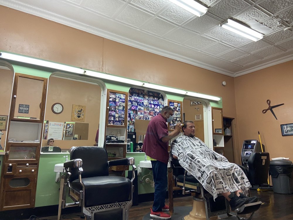 WYOMING BARBER SHOP Updated October 2024 12 Photos & 60 Reviews 3192 S Grand Blvd, Saint
