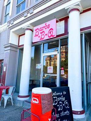 Barbs B Q by null