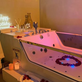 Massage Etoile - Bath Tub - Day Spas Near Me - Atlanta, Georgia Massage Etoile - Bath Tub - Day Spas Near Me - Atlanta, Georgia