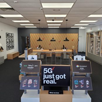 Verizon - Mobile Phones Near Me - Okoboji, Iowa