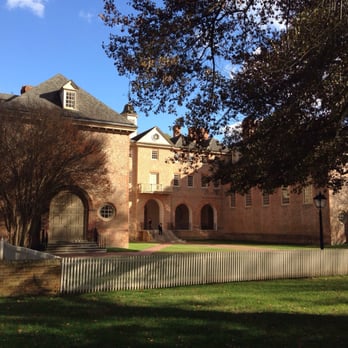William & Mary - Wren Building - Colleges & Universities Near Me - Williamsburg, Virginia