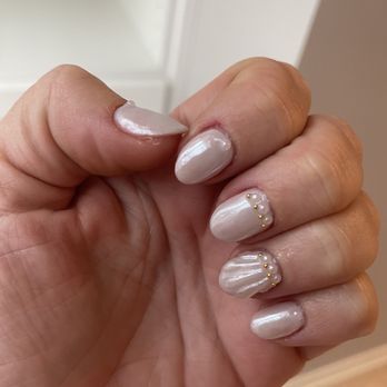 Nail Haus - Seashells and pearls - Nail Salons Near Me - Bridgeville, Pennsylvania