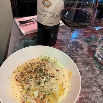 Le Hide - Crawfish pasta and our wine - French Near Me - Paris, 75 Le Hide - Crawfish pasta and our wine - French Near Me - Paris, 75