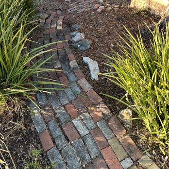 Pablo's Landscaping & Irrigation - Side path - Landscaping Near Me Pablo's Landscaping & Irrigation - Side path - Landscaping Near Me