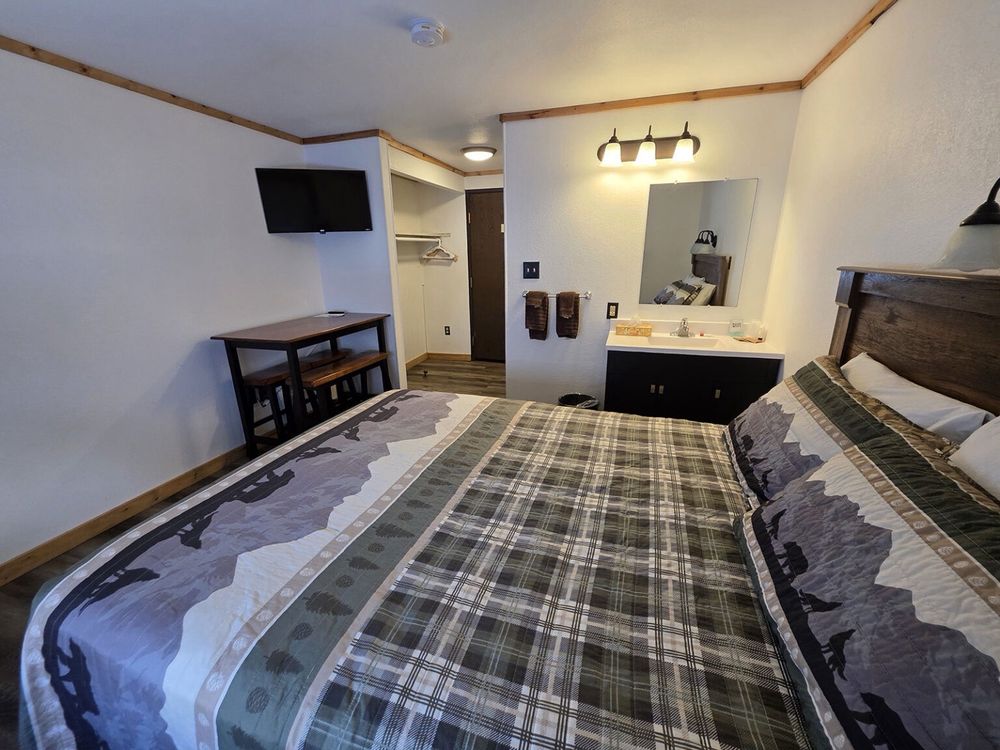 Deadwood Outdoor Rentals Logo