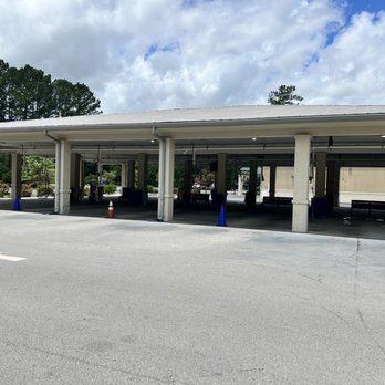 Zips Car Wash - As you can see from the pictures the management has chosen to block the area off. - Car Wash Near Me - Bluffton, South Carolina Zips Car Wash - As you can see from the pictures the management has chosen to block the area off. - Car Wash Near Me - Bluffton, South Carolina