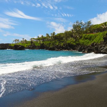 Group Cruise Discounts - Black sand beaches in Hawaii - Travel Agents Near Me