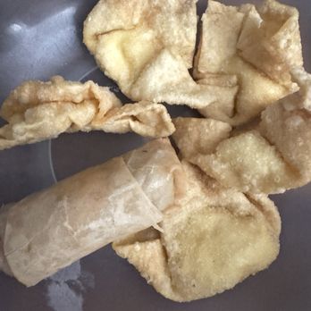 Wang's Chinese Kitchen - Vegetable Spring Roll (one per order) and Crab Rangoon - Chinese Near Me - Columbus, Ohio
