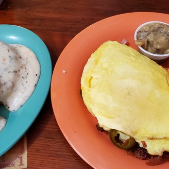 Squeeze In - Hangover Helper omelet - Breakfast & Brunch Near Me - Truckee, California Squeeze In - Hangover Helper omelet - Breakfast & Brunch Near Me - Truckee, California