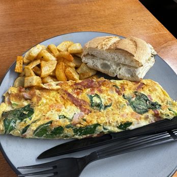 Roc's Café - Bakeries Near Me - Elizabeth, New Jersey