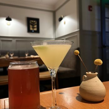 Mad & Vin - Cali Squeeze beer, Mad & Vin gimlet cocktail - New American Near Me - Solvang, California