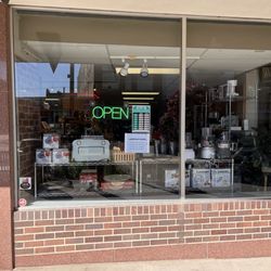 Gourmet Chef - The front of the gourmet chef store