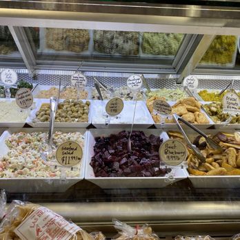 Martha's Vineyard - Deli - Beer, Wine & Spirits Near Me - Grand Rapids, Michigan