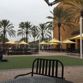 Yogurtland - Great outdoor eating area - Ice Cream & Frozen Yogurt Near Me - Irvine, California