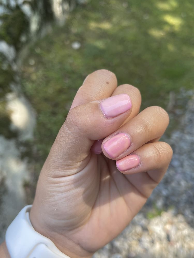 Pretty Nail's Salon Logo