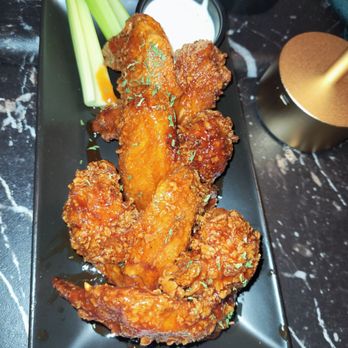 Euphoria Kitchen and Kocktails - Honey Hot Wings - American Near Me - St. Louis, Missouri Euphoria Kitchen and Kocktails - Honey Hot Wings - American Near Me - St. Louis, Missouri