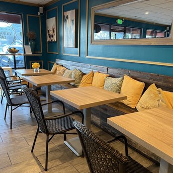 TeaLeaf - Interior is very nice - Bubble Tea Near Me - Gilroy, California
