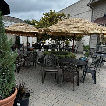 Piccolissimo Italian Grille - Outside seating area - Pizza Near Me - Columbus, New Jersey Piccolissimo Italian Grille - Outside seating area - Pizza Near Me - Columbus, New Jersey