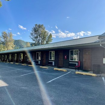 Cascade Mountain Lodge - Motel view - Hotels Near Me - Concrete, Washington Cascade Mountain Lodge - Motel view - Hotels Near Me - Concrete, Washington