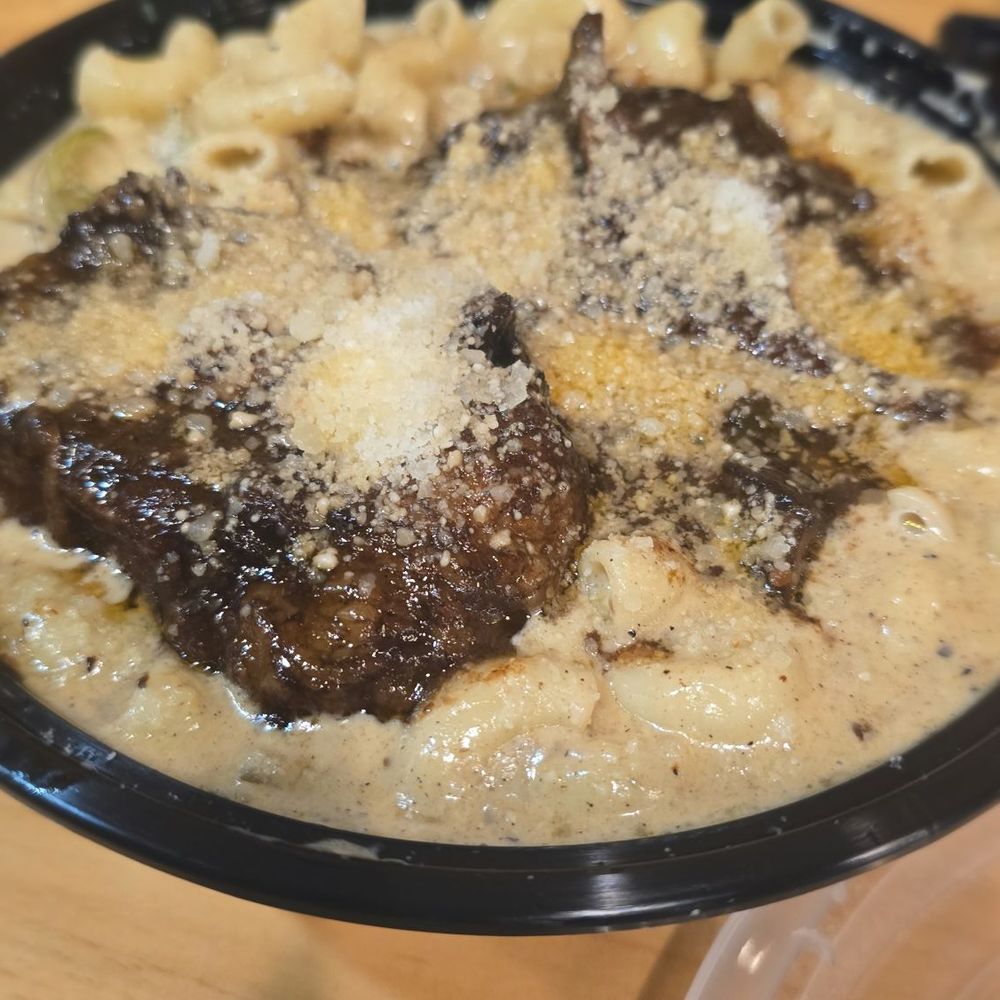 Traphouse Caribbean - Rasta Pasta with Oxtail - Caribbean Near Me - Austin, Texas Traphouse Caribbean - Rasta Pasta with Oxtail - Caribbean Near Me - Austin, Texas