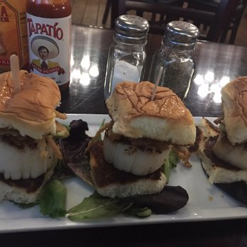 Limericks Tavern - Scallop sliders - New American Near Me - Alhambra, California