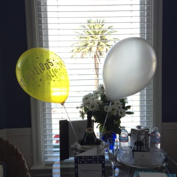 Snug Harbor Inn - Beautiful fresh flowers, chilled champagne and balloons to congratulate us on our new marriage! - Hotels Near Me - Avalon, California Snug Harbor Inn - Beautiful fresh flowers, chilled champagne and balloons to congratulate us on our new marriage! - Hotels Near Me - Avalon, California