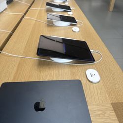Apple - Leawood - IPad row