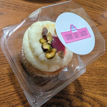 Chubby Chix Cakery - Lemon raspberry pistachio cupcake - Bakeries Near Me - Orchard Park, New York